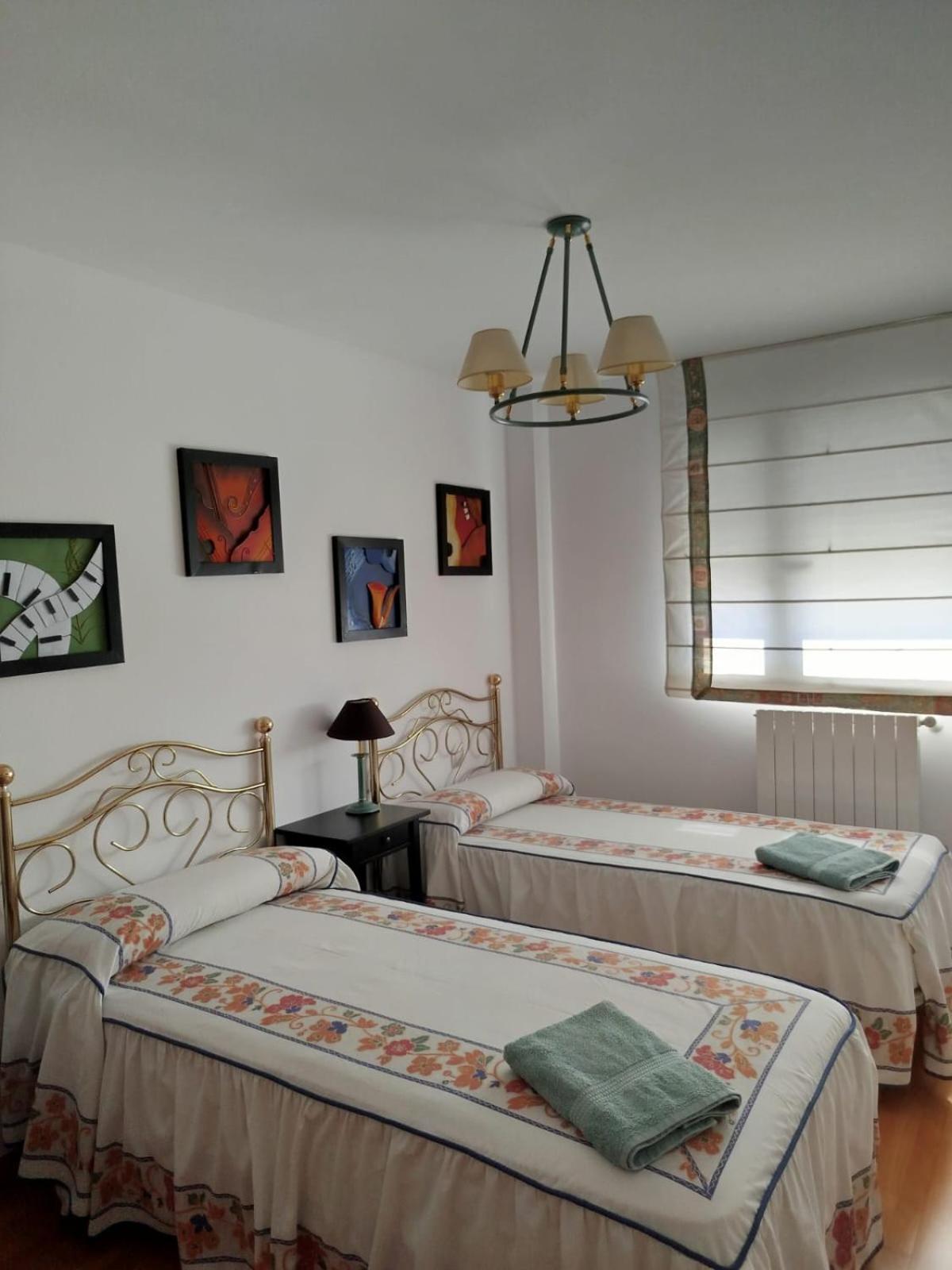 Acogedor Apartamento En Huesca Exteriör bild